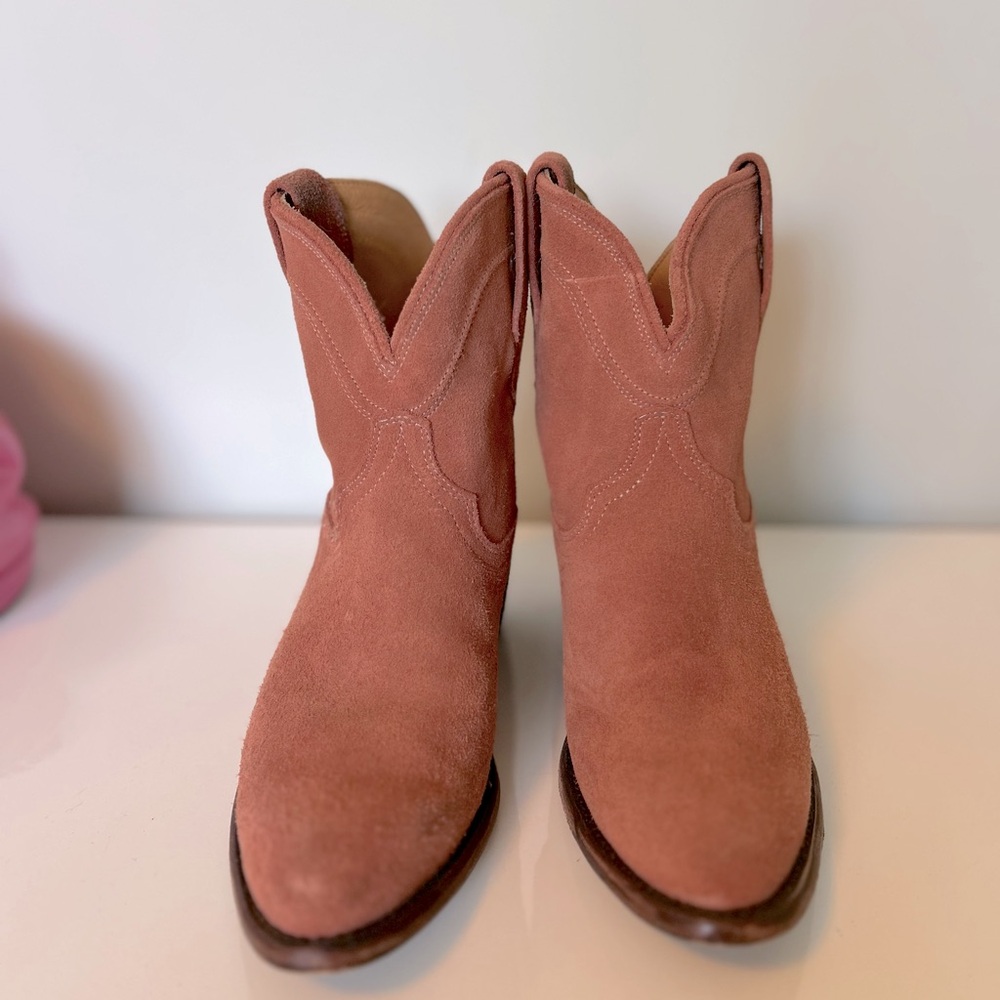 Authentic Tecovas “Lucy” Pink Suede Cowboy Boots – Size 7.5B